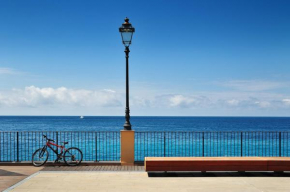 Sea and tranquility and bicycles CheZeno Borgio Verezzi